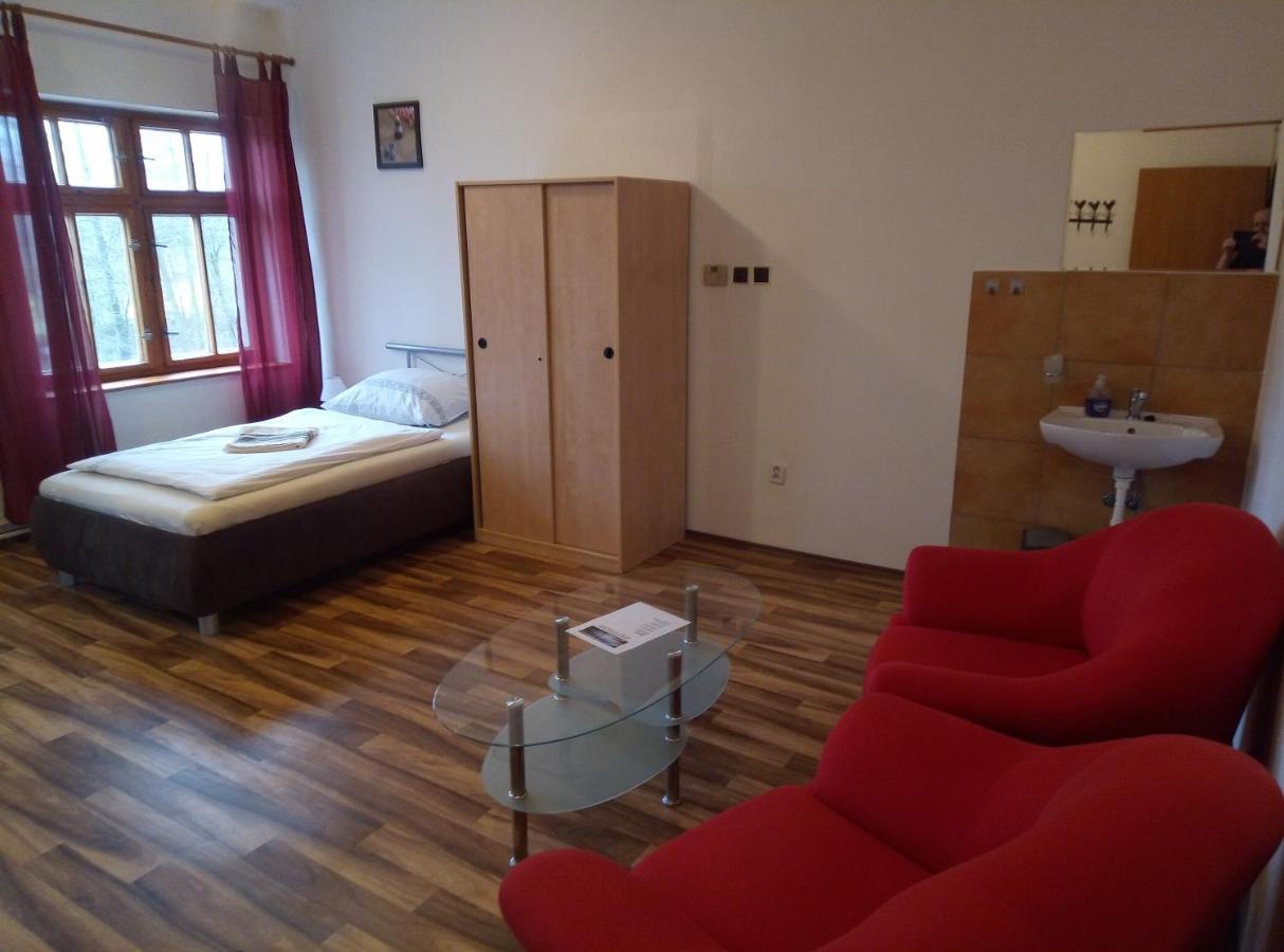 Penzion U Nahonu Mesto Touskov Экстерьер фото